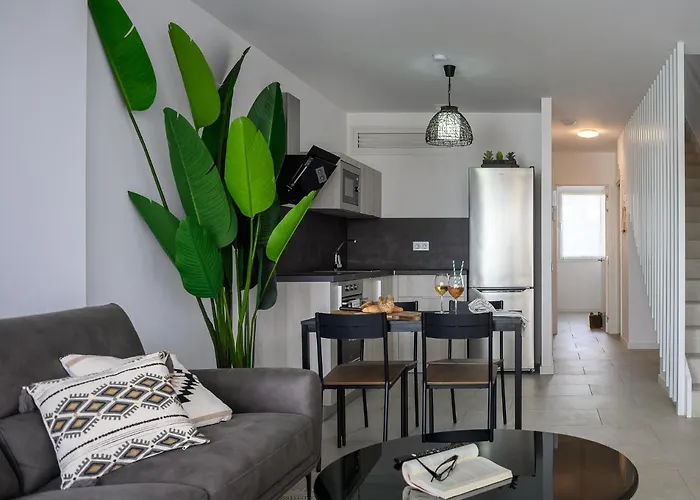 Pachamama House-Near The Beach, Fast Wifi, Air-Con And Sat Tv